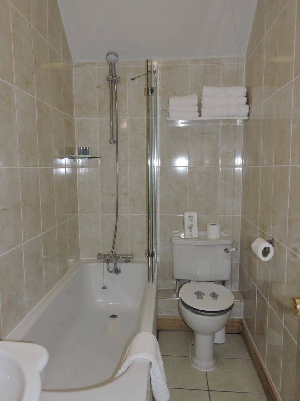 Deluxe Double Room with Shower in Glenridding, Lake District