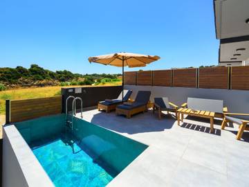 Ferienhaus für 8 Personen, mit Pool und Terrasse in Rhodos Stadt