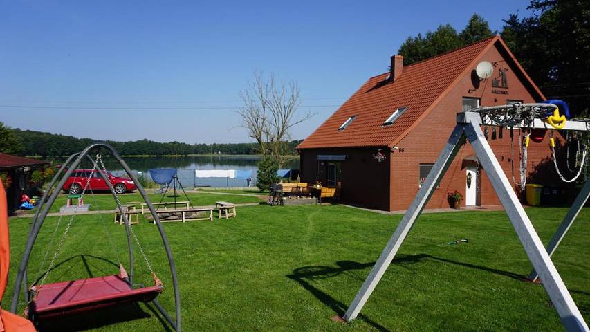 Villa für 20 Personen, mit Balkon und Terrasse sowie Garten und Seeblick in Polen - 4