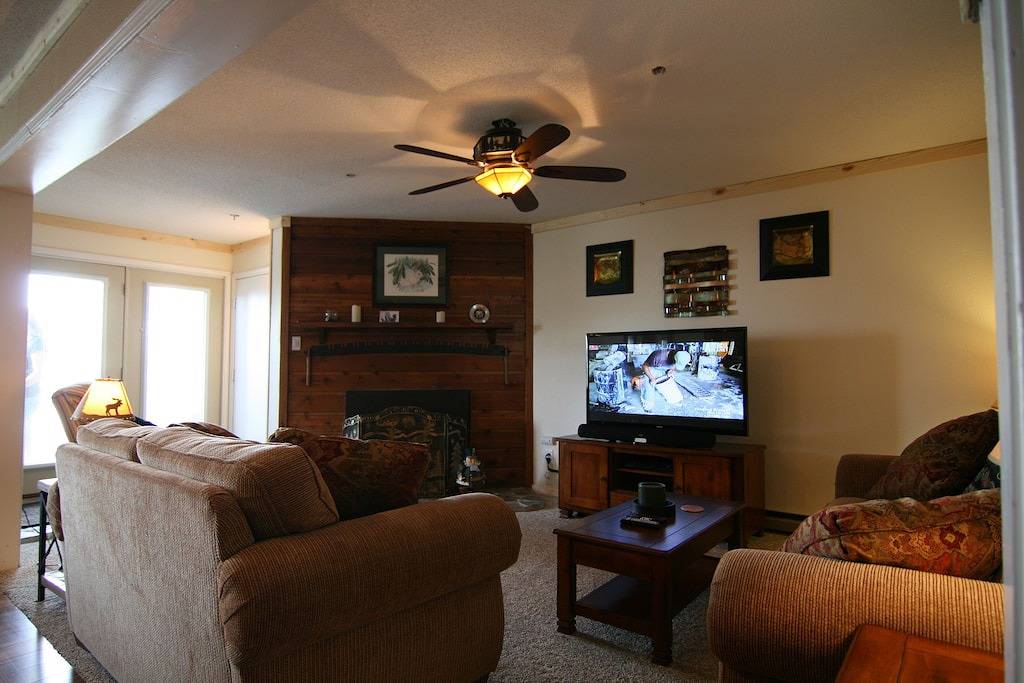 Ganze Wohnung, Gegenüber von Central Village / Pisten! 3Br Midweek Specials !!! W-Lan in Snowshoe, Greenbrier River