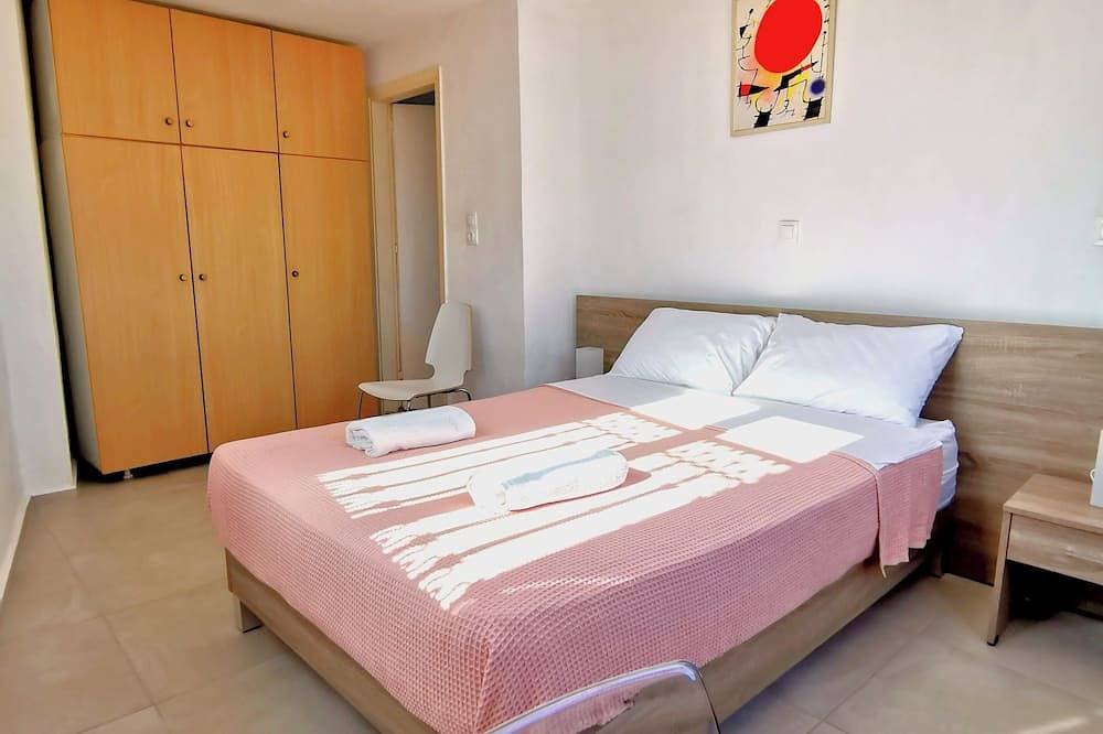 Apartamento entero, Apartamento en el centro de la ciudad, a 100 metros de la playa. in Rhodos Centro, Rodas