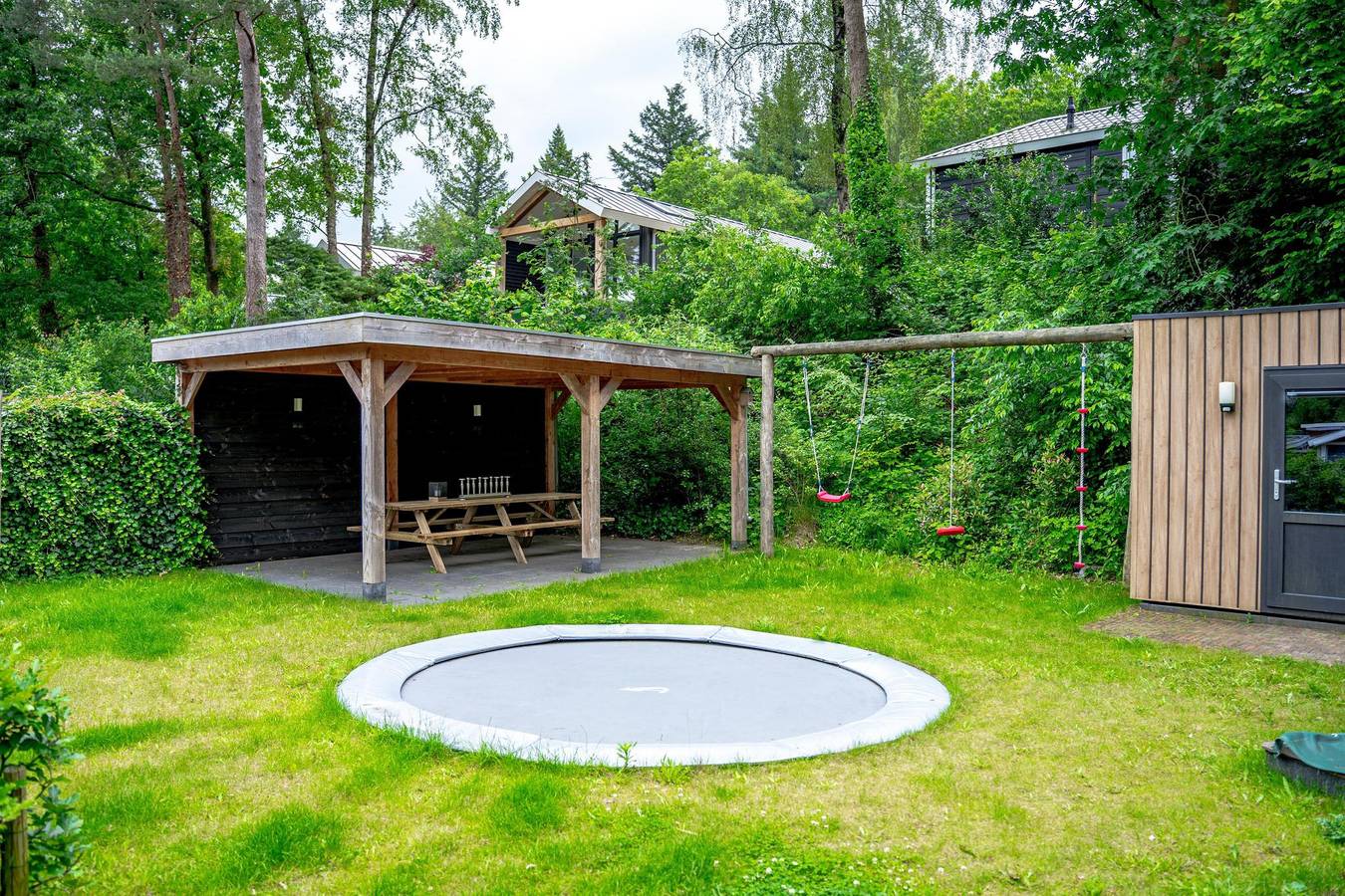 Vakantiepark De Thijmse Berg — Wellness Cottage met hottub en infrarood sauna | 6 personen in Rhenen, Provincie Utrecht