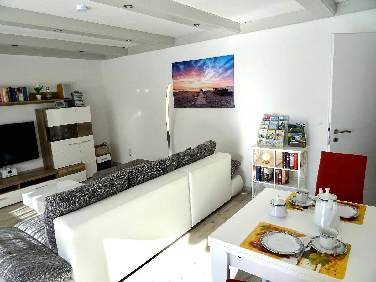 Ferienwohnung Piller **** - Neu renovierte Nichtraucher-Ferienwohnung für Zwei mit Sonnenterrasse in Michelsneukirchen, Eastern Bavaria