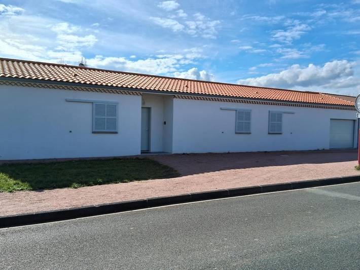 Gîte pour 8 personnes, avec jardin dans Marsat