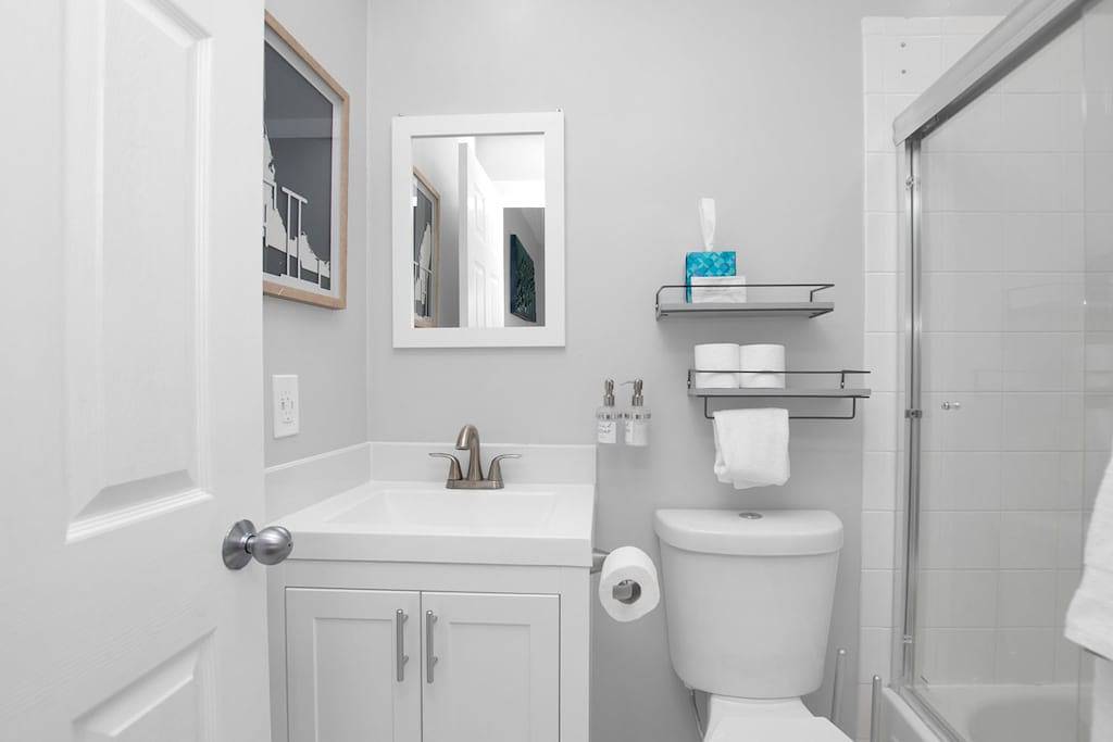 Majestic Marina View- 2/2.5 townhome looking over Hawks Cay Marina. in Duck Key, Monroe County