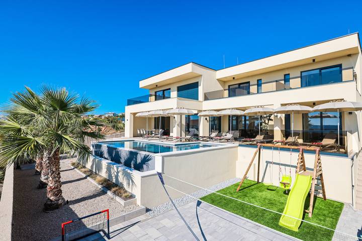 Holiday rental for 10 people, with garden and ocean view in Zadar