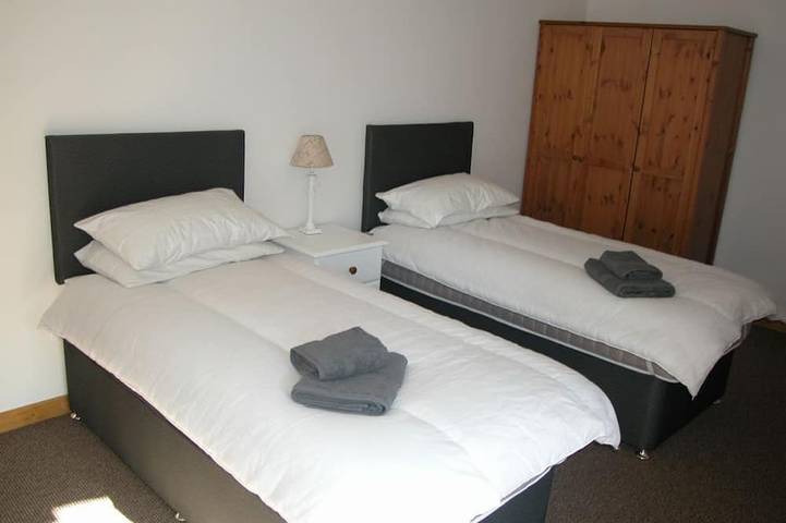 Location de vacances pour 4 personnes, avec terrasse et jardin à Plonévez-du-Faou - 3