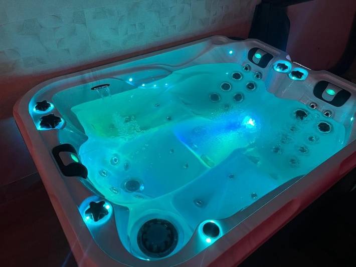 Location de vacances pour 2 personnes, avec Jacuzzi et Terrasse dans Seuil - 3