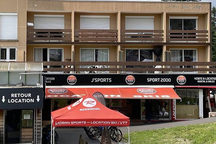 Appartement entier, Studio cosy avec terrasse ensoleillée in Le Lioran, Laveissière