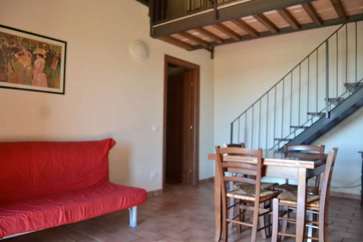 Incantevole borgo in pietra con piscina,tennis, in campagna vicino al mare in Campiglia Marittima, Costa degli Etruschi