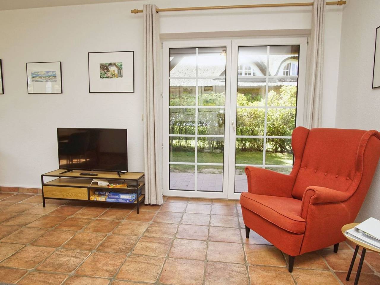 Ganze Ferienwohnung, Landhaus Wildrose - Großzügige Ferienwohnung mit Terrasse und Garten im ruhigen Landhaus Wildrose in Pantow, Zirkow