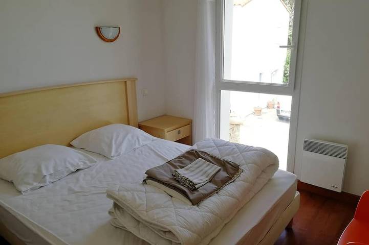 Location de vacances pour 6 personnes, avec jardin et jacuzzi ainsi que terrasse et piscine dans Plage naturiste (Olonne-sur-Mer) - 4