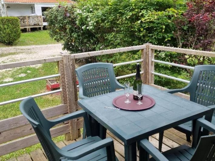 Location de vacances pour 4 personnes, avec terrasse à Nibelle