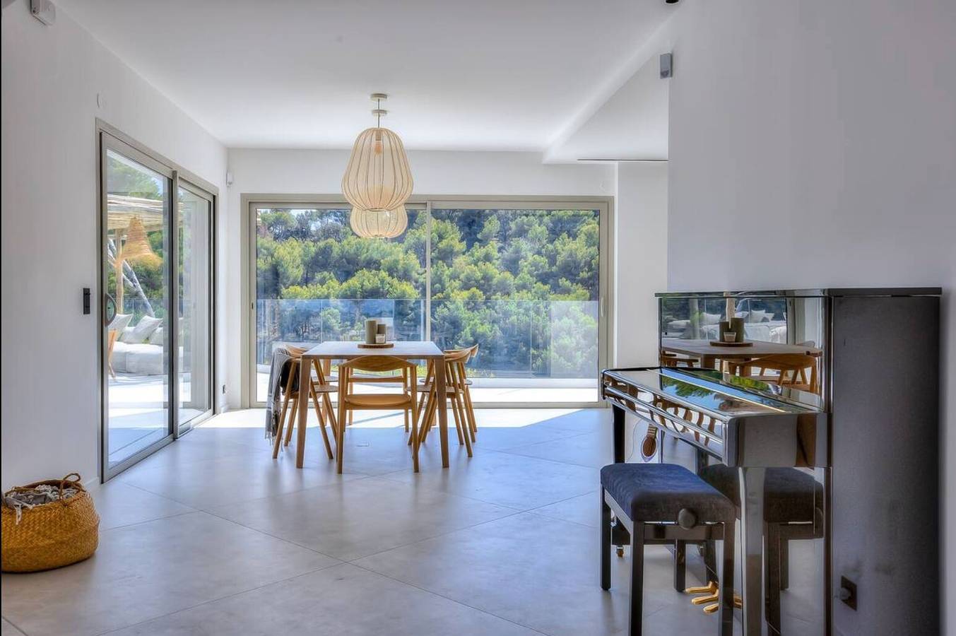 Villa « Éden Privé, Piscine, 12 min Cannes » avec vue montagne, Wi-Fi et climatisation in Vallauris, Côte méditerranéenne (France)