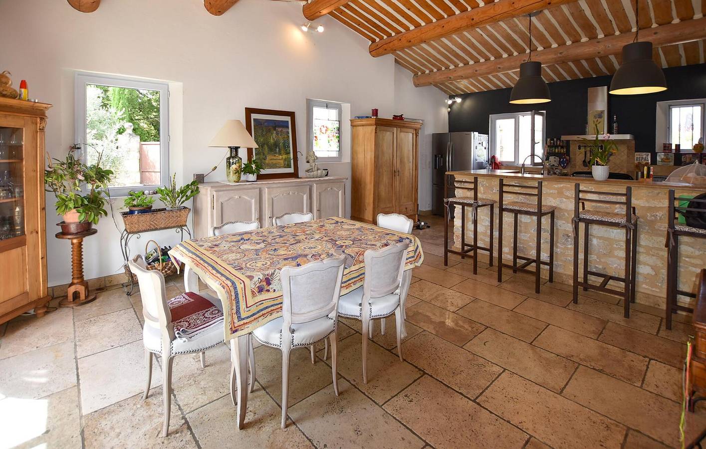 Wohnung mit Bergblick, Pool und Parkplatz, Lacoste in Lacoste, Regionaler Naturpark Luberon