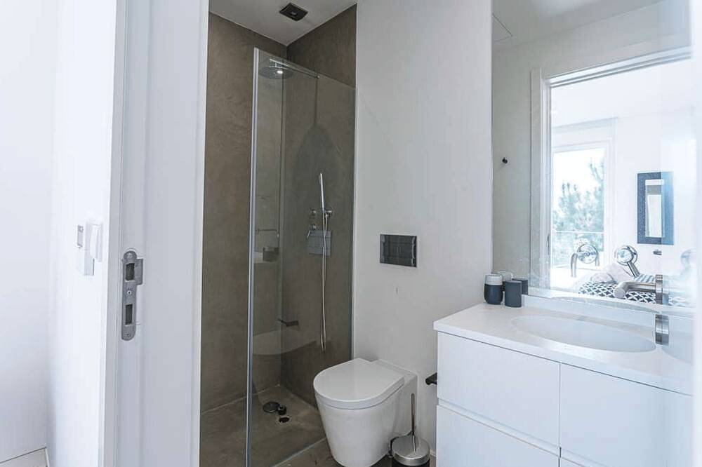 Stunning Aroeira Villa | 5 bedrooms | Villa Monte Manso | Modern Design & Stunning Views | Sesimbra in Quinta do Conde, Halbinsel von Setúbal