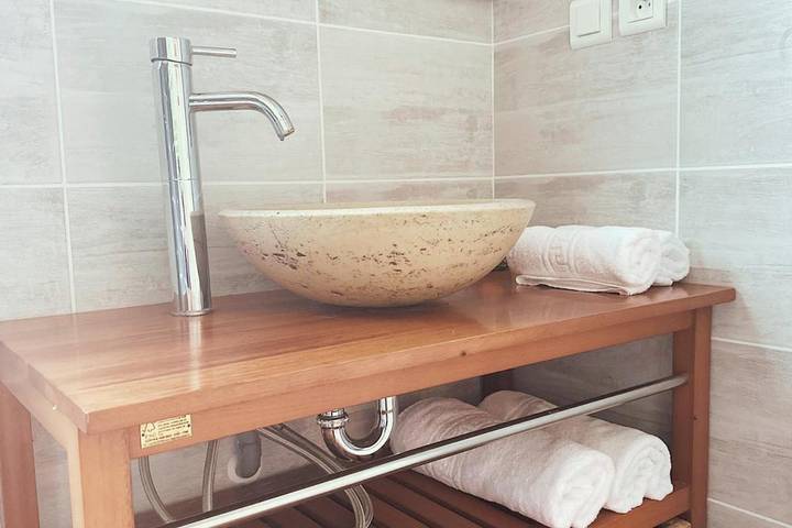 Gîte pour 6 personnes, avec vue ainsi que terrasse et jardin, animaux acceptés à Aste-Béon - 3