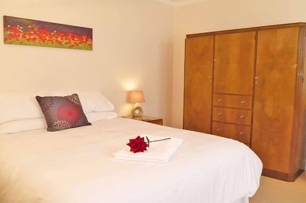 Dairy House -  a house that sleeps 16 guests in 7 bedrooms in Gosport, Hampshire