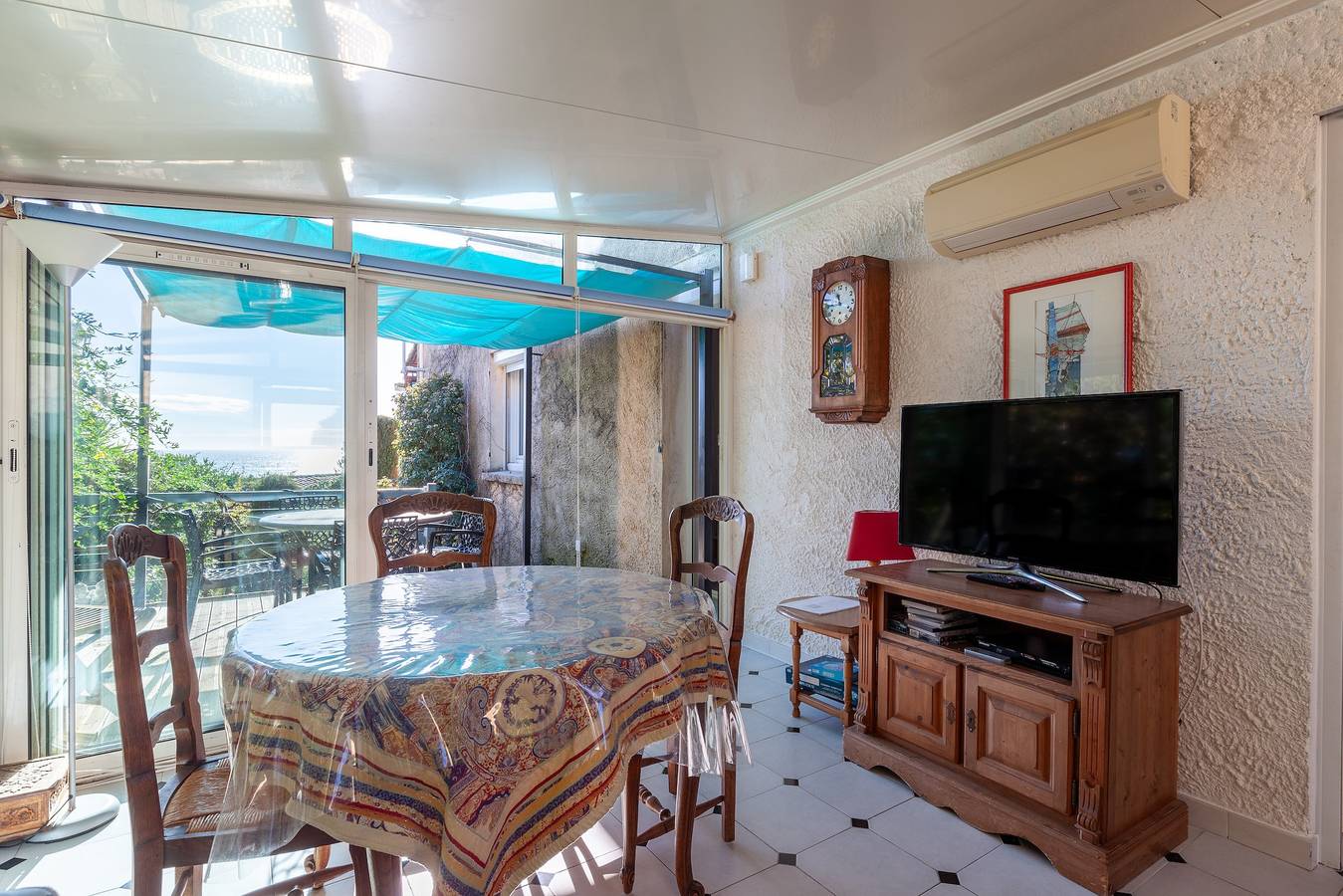 Appartement entier, Appartement « Gîte Entre Mer Et Jardin Ei Riazi » avec vue mer, Wi-Fi et climatisation in Sausset-les-Pins, Côte méditerranéenne (France)