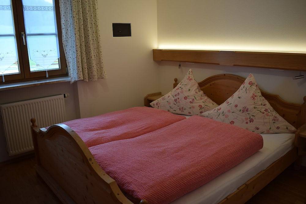 Ganze Wohnung, Ferienwohnung Kienberg 38 qm, Balkon, Küche, 1 Schlafzimmer, 1 Wohnschlafzimmer in Ruhpolding, Bayerische Alpen