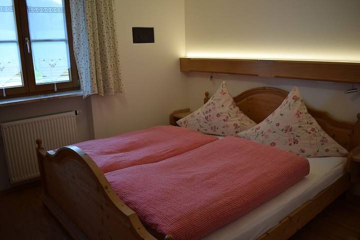Ganze Wohnung, Ferienwohnung Kienberg 38 qm, Balkon, Küche, 1 Schlafzimmer, 1 Wohnschlafzimmer in Ruhpolding, Bayerische Alpen