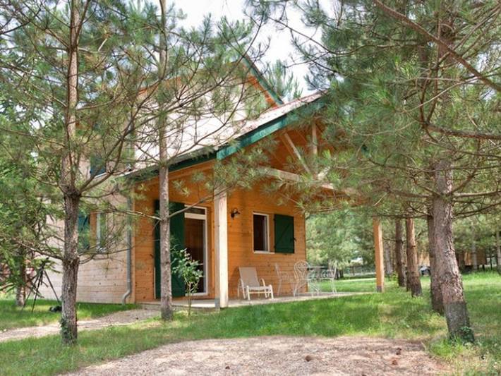 Gîte pour 8 personnes, avec terrasse et piscine, animaux acceptés à Dienné