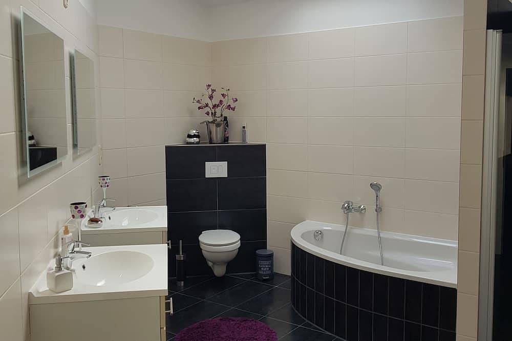 House, superior equipment, city limits Rostock, pets welcome, internet in Klein Kussewitz, Rostock and Surroundings