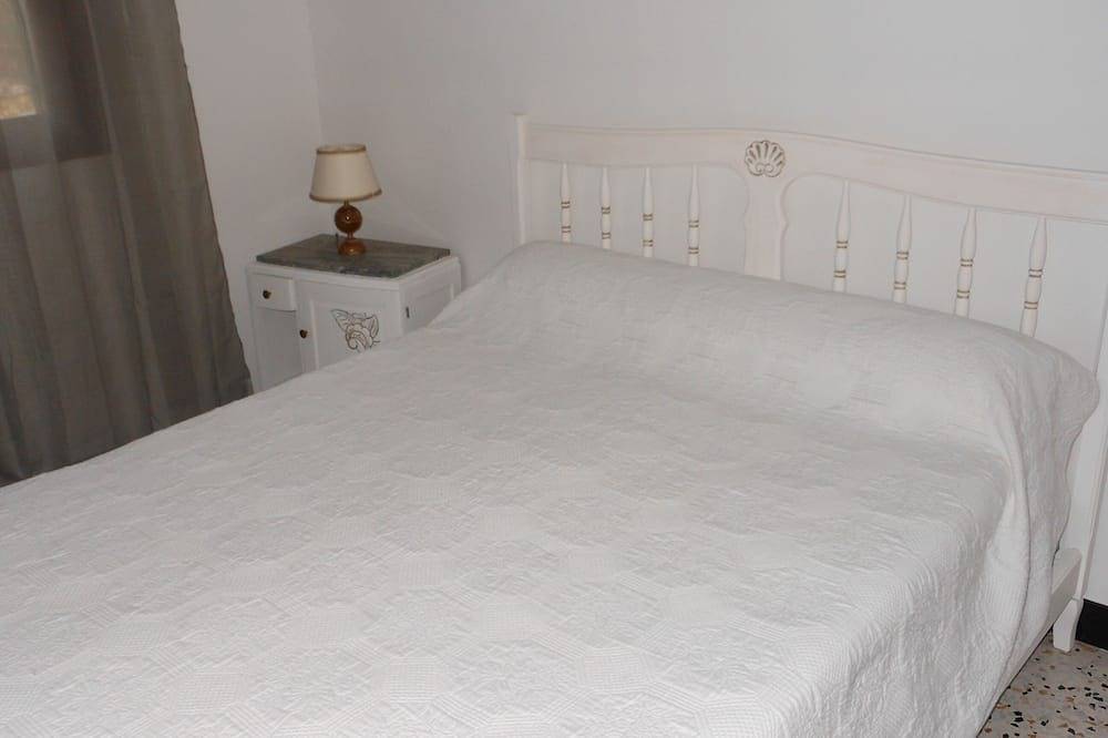 Appartement entier, Appartement 1er étage dans villa avec piscine privée et jardin in Morta, Prunelli-di-Fiumorbo