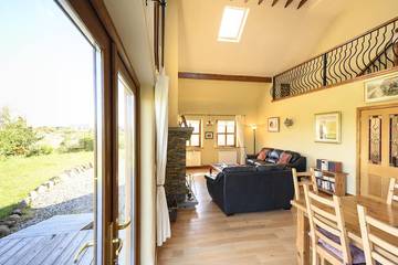 Log Cabin for 8 People in Glenties, County Donegal, Photo 4