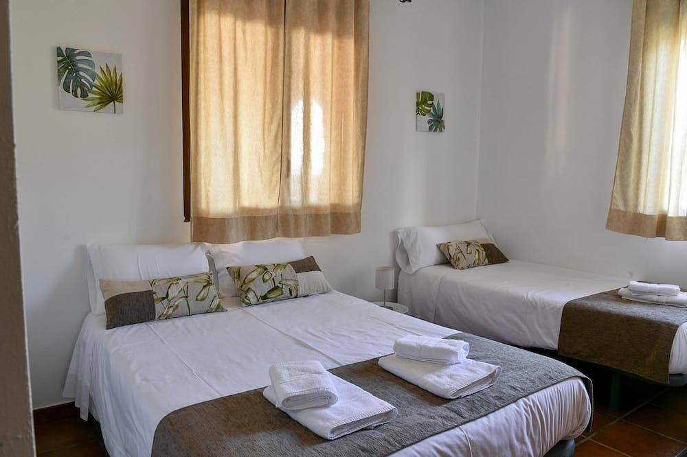 Piscina Climatizada Casa Puente Albor in El Espinar, Provincia de Segovia