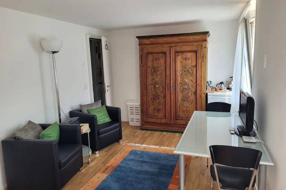 Ganze Wohnung, \"Vreneli\ in Mitlödi, Glarus Süd