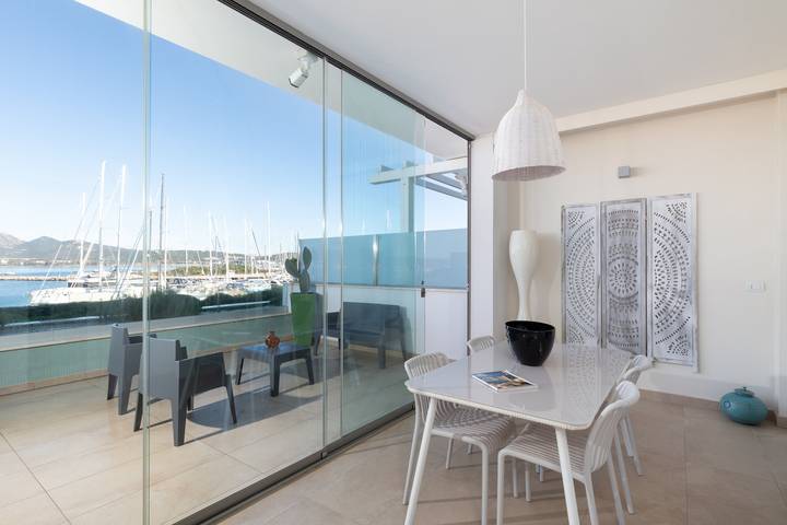 Gîte pour 2 personnes, avec terrasse dans Olbia - 4