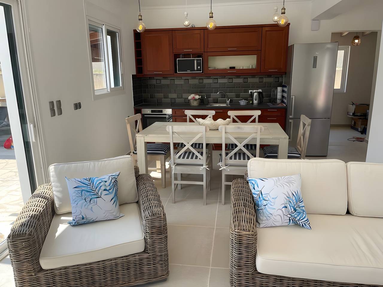 Holiday Home 'Modern Single-story Villa' with Wi-Fi in Μπαρμπάτι, Κέρκυρα
