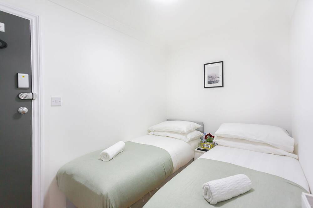 Twin-Salle de bain partagée-4 in Borough londonien d'Islington, Londres