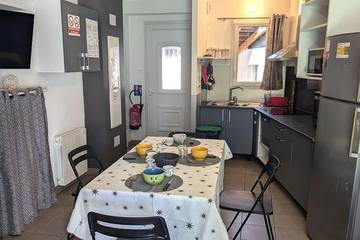 Gîte pour 6 personnes, avec jardin à Toussieu