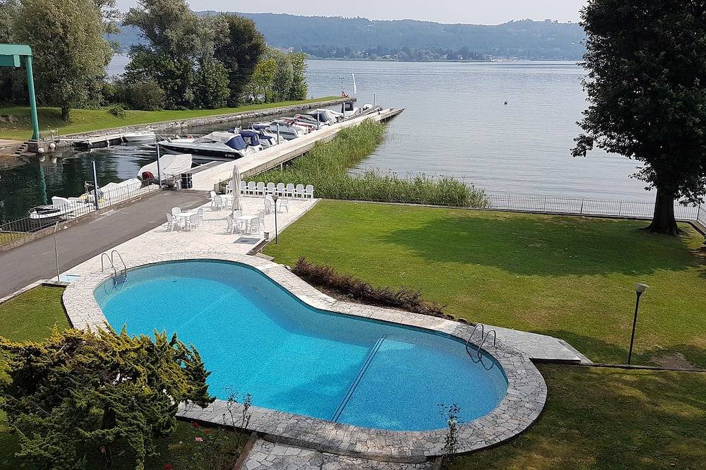Entire apartment, Evasion Au Fil De L'Eau.... (Cin It003062C24G5Jpzgd) in Dormelletto, Lago Maggiore (Piemonte)
