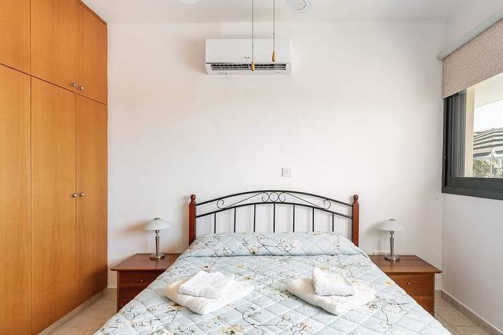 Gîte pour 4 personnes, avec piscine dans Oróklini - 3