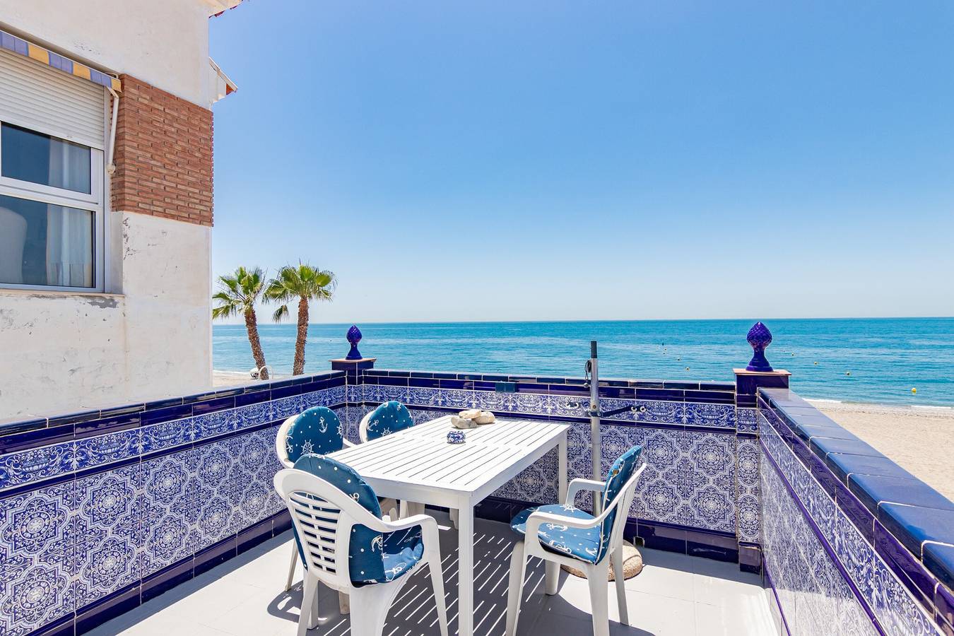 Holiday Home 'Casita Beach - 060' with Sea View, Wi-Fi and Air Conditioning in Playa las Palmeras, Vélez-Málaga