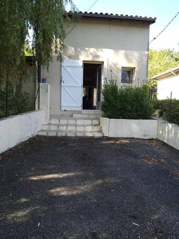 Gîte pour 4 personnes, avec terrasse, animaux acceptés à Bon-Encontre