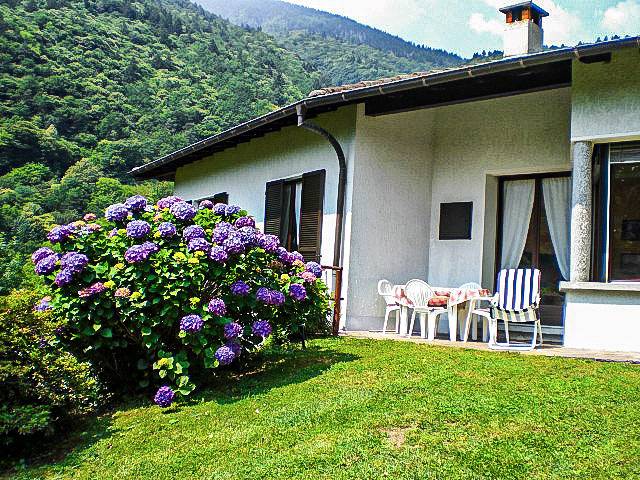 Ferienhaus für 6 Personen, mit Garten und Ausblick sowie Terrasse, mit Haustier am Lago Maggiore - 4