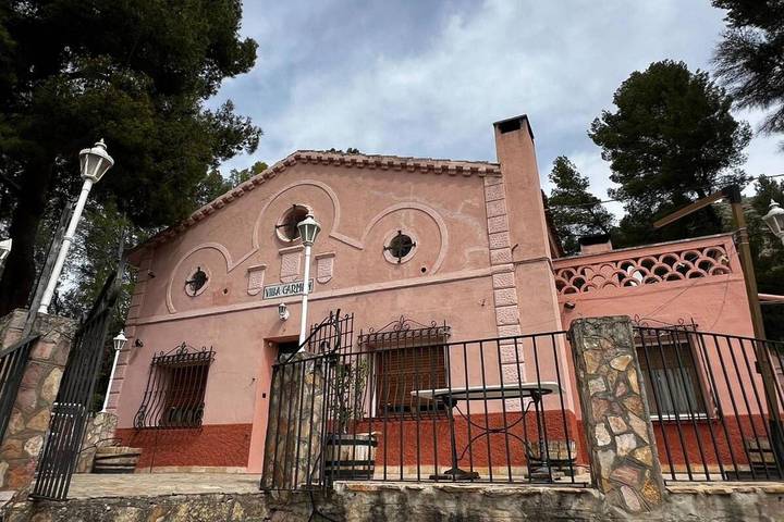 Casa de vacaciones para 18 personas, con piscina además de jardín y vistas - 1
