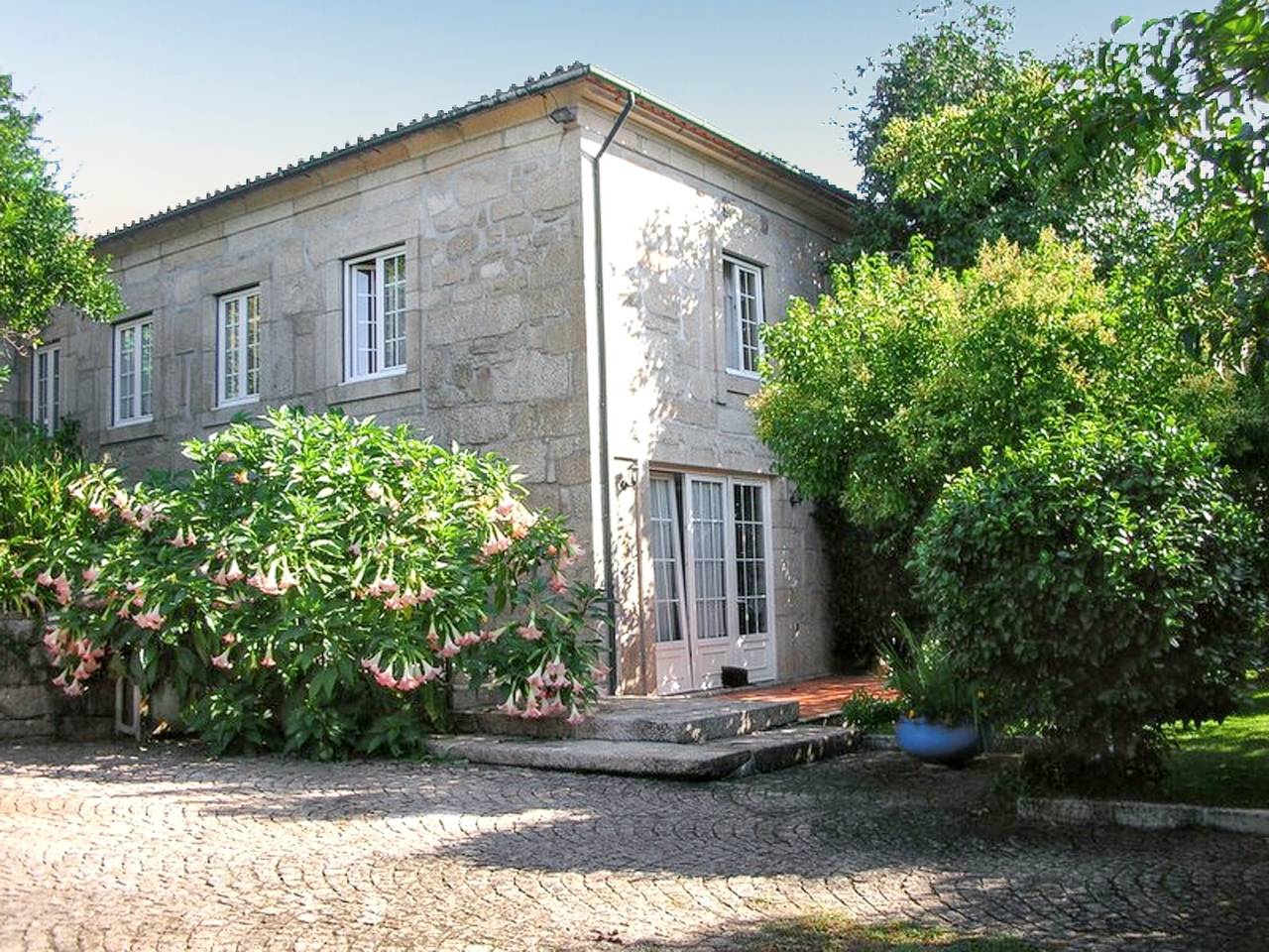 Encantadora villa con vista a la montaña en Pedraça, piscina in Pedraça, Distrito de Braga