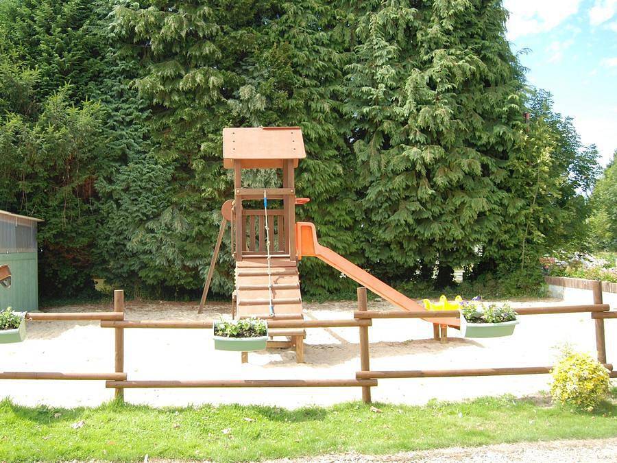 Camping Le Mont-Viron - Bungalow toilé 5 personnes - Pagan - avec sanitaires in Sartilly-Baie-Bocage, Côte de la Déroute