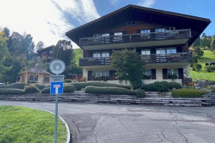 Gîte pour 4 personnes, avec balcon à Habkern