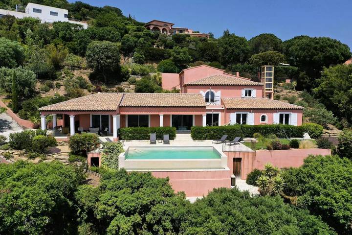 Villa pour 8 personnes, avec terrasse et piscine à La Londe-les-Maures - 3