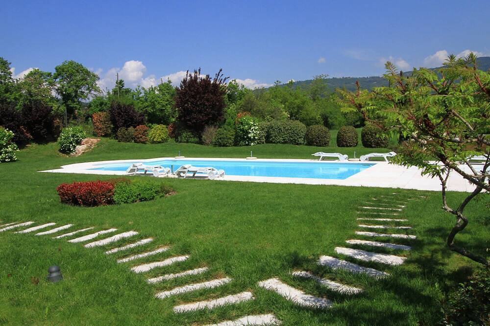 Ganze Wohnung, Repräsentatives Penthouse mit großer Panoramaterrasse in Costermano, Gardasee-Berge