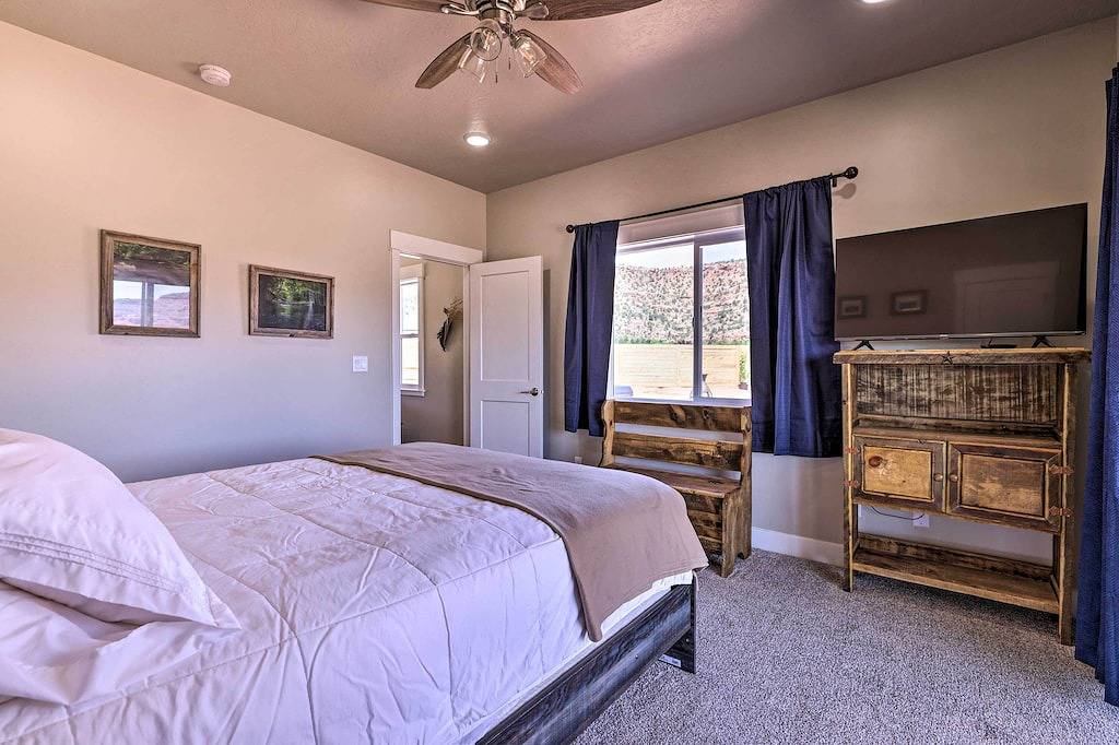 Quiet Kanab Home w/ Panoramic Views & Porch! in Kanab, Grand Staircase Escalante National Monument