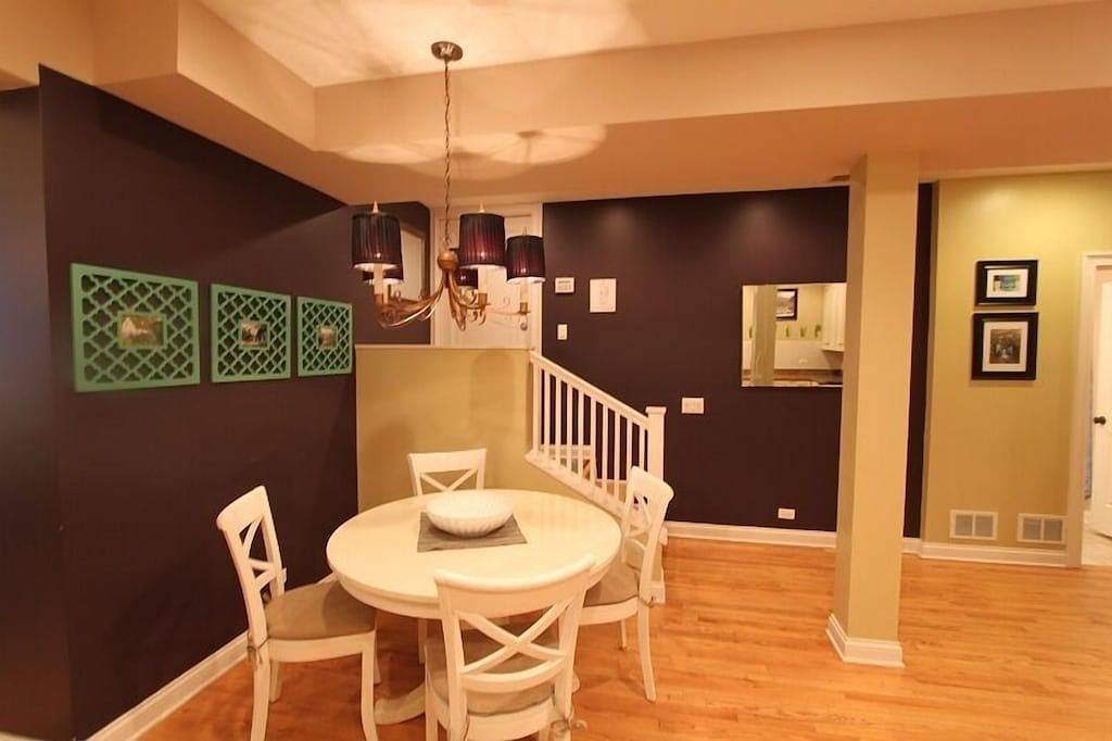 Ganze Wohnung, Vintage Condo mit Whirlpool, Kamin und offenem Grundriss. Mins. nach Lak in Chicago, Cook County