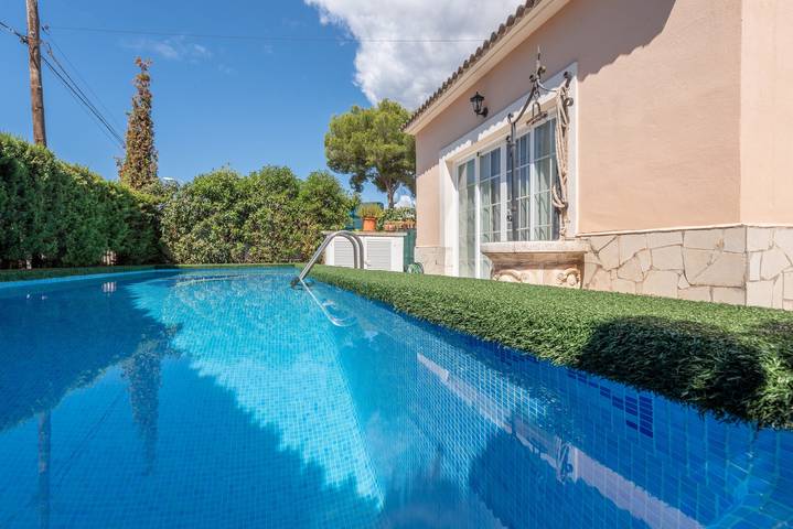 Villa Son Ferrer com jardim, piscina, Wi-Fi e ar condicionado in Son Ferrer, Calvià