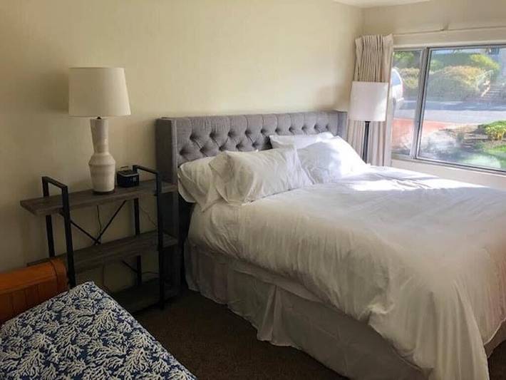 Bungalow for 8 people in California